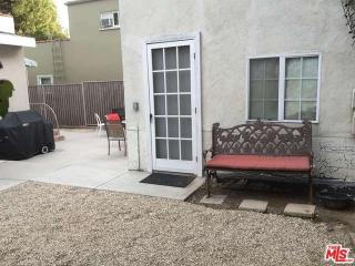 2241 Beachwood Dr, Los Angeles CA  90068-2903 exterior