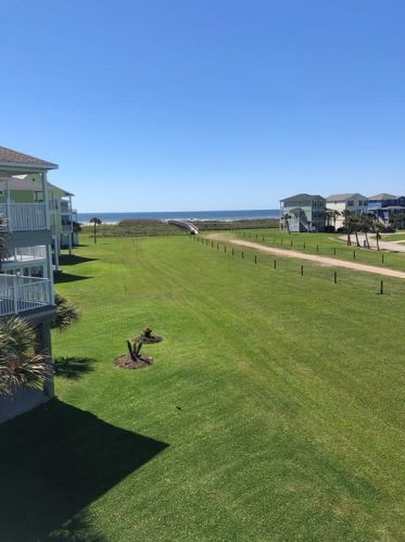 25314 Intrepid Ln, Galveston TX  77554-6612 exterior