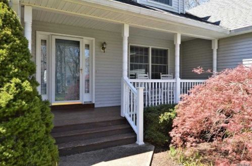 143 Beach Rd, West Hampton Beach, NY 11978-2024