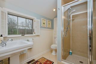 32 Hillside Ter, Summit NJ  07901-4117 exterior