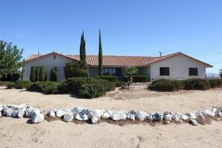 13311 1st Ave, Victorville, CA 92395-8946