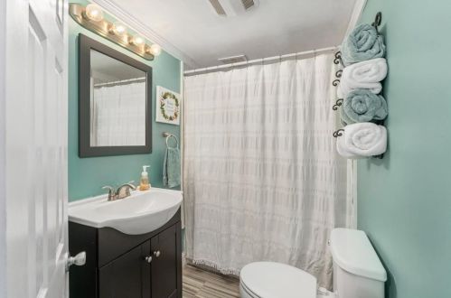 34 Homewood Ave, North Providence RI  02911-2907 exterior