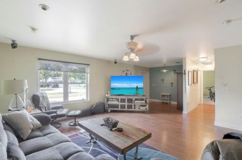 1230 10th Ave, Naples, FL 34120-3633