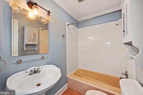 100 Spring Ter, Browns Mills NJ  08015-6502 exterior