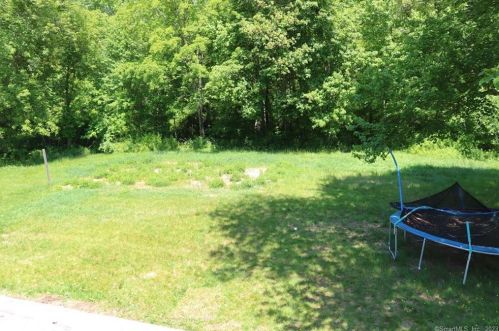 566 Hartford Rd, Colchester, CT 06420-3603