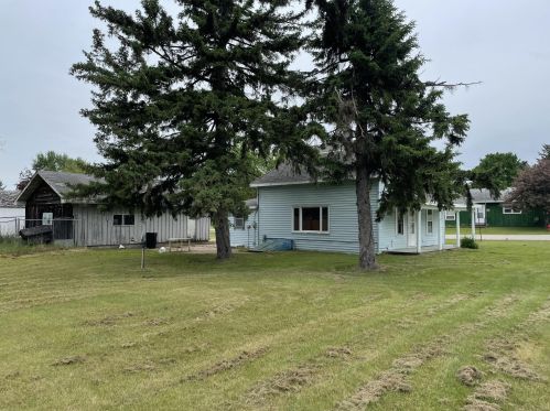 711 Hall Hay St, Crivitz, WI 54114-1624