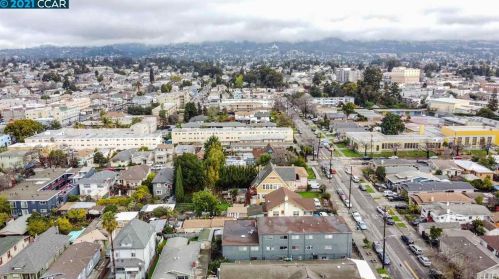1523 28th Ave, Oakland CA  94601-1633 exterior