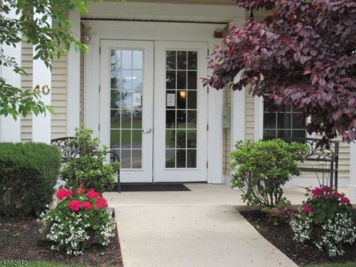 4003 Brookfield Glen Dr, Belvidere, NJ 07823-2856