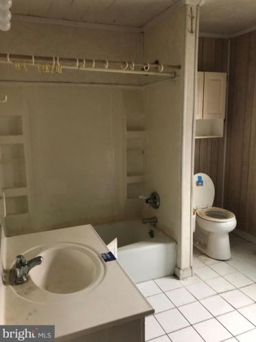 1034 Philadelphia Ave, Gilbertsville PA  19525-9511 exterior