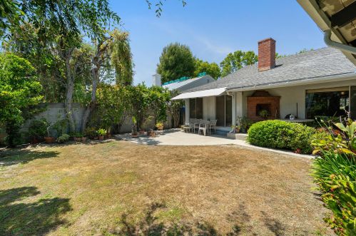 12622 Sarah St, North Hollywood CA  91604-1115 exterior