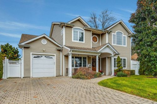 2011 Salisbury Park Dr, Westbury, NY 11590-6230