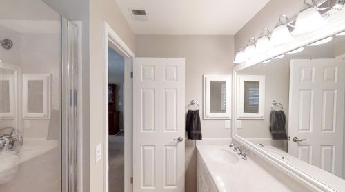 3960 Michelle Lynn Ct, Turlock CA  95382-8518 exterior