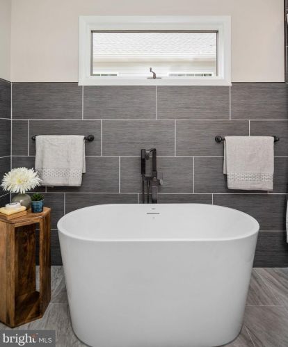 327 Fairway Dr, Locust Grove VA  22508-5441 exterior