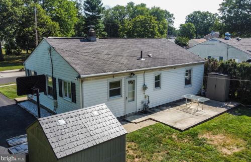 575 Winding Rd, Lansdale PA  19446-3446 exterior