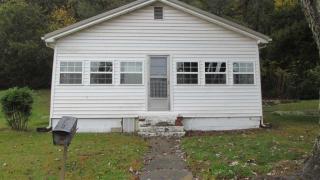 1720 Hogan St, Athens, TN 37303-1838