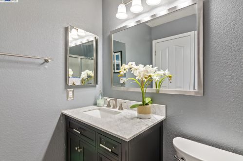 736 Clifton Way, Vacaville CA  95688-8547 exterior