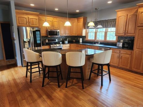 814 Exeter Rd, Exeter CT 06249-1706 exterior