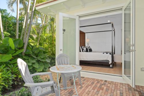 1215 Crestwood Dr, Delray Beach FL  33483-7211 exterior