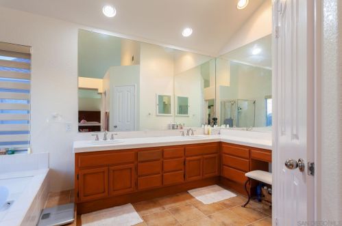 9416 Chabola Rd, San Diego CA 92129-4904 exterior