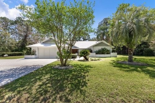 18 Boulder Rock Dr, Palm Coast, FL 32137-8512
