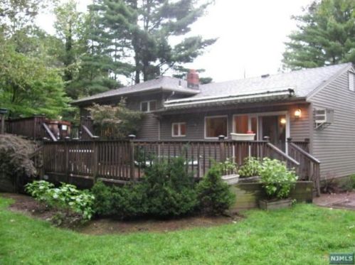 56 Riverview Dr, Harrington Park, NJ 07640-1112