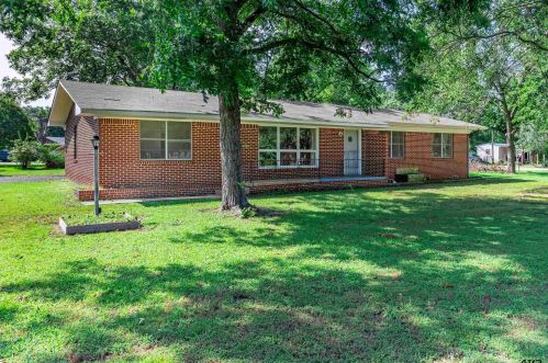 801 Winnsboro St, Oak Grove, TX 75783-2199