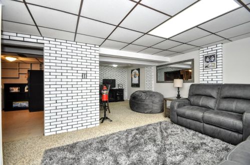 408 Cottonwood Dr, Noblestown PA  15071-1114 exterior