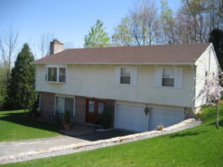 207 Juniper Ridge Dr, Waterbury CT  06708-1934 exterior