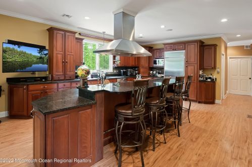 335 Veterans Hwy, Jackson Twp NJ  08527-2832 exterior