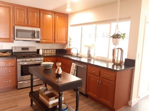 2128 Guerne Ave, Simi Valley CA  93063-2728 exterior