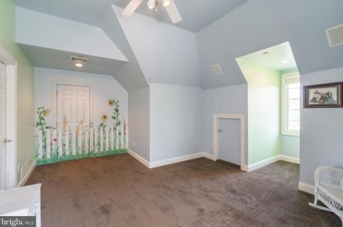 5 Gregory Ln, Newtown Square PA  19073-1518 exterior