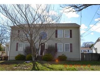 30 Massachusetts Ave, Cumberland, RI 02864-5710
