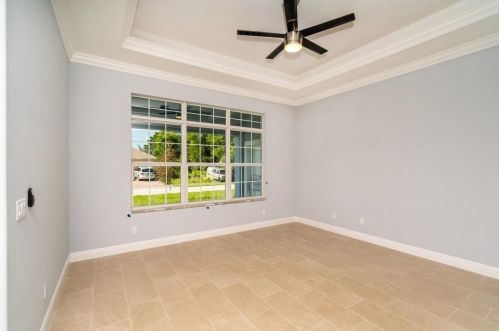 335 Saginaw Ave, Fort Pierce FL 34953-5993 exterior