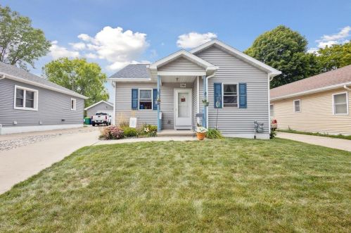 916 Maple Ave, Green Bay, WI 54303-3552