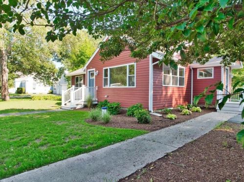 39 Cala Ave, Tiverton RI  02878-3214 exterior