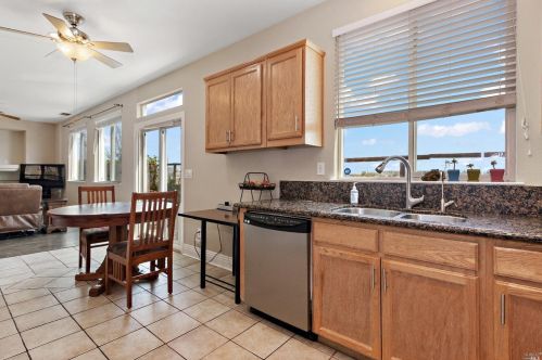 915 Mayport Dr, West Pittsburg CA  94565-4494 exterior