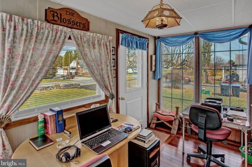 515 Spring Garden St, Carlisle PA  17013-2559 exterior