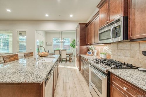 2574 Utah Ave, Fresno CA  93720-3977 exterior