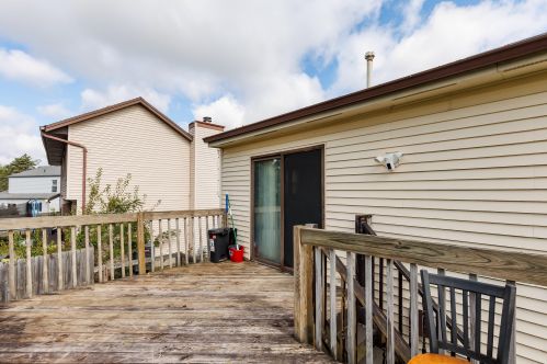 42 Meadow Wood Dr, Florence KY  41042-9323 exterior