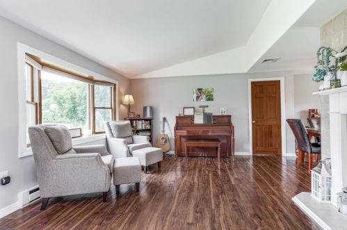 129 Crystal Brook Hollow Rd, Mount Sinai NY  11766-2102 exterior