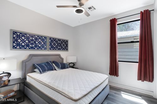 1121 11th St, Phoenix AZ 85006-2744 exterior