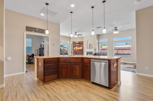 5643 Arnerich Ct, Riverbank CA  95367-9541 exterior