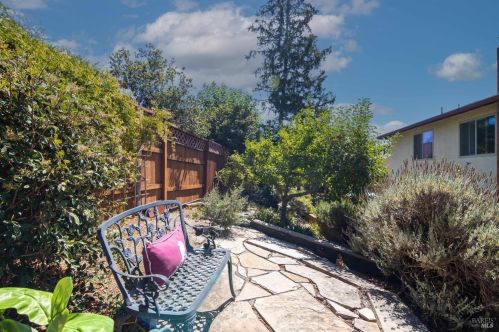 708 Montclair Dr, Santa Rosa CA  95409-2822 exterior