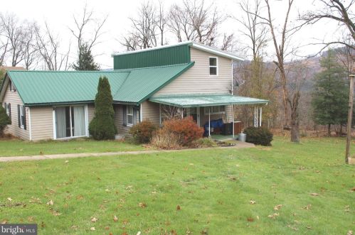 1663 Pottsville St, Lykens, PA 17048-9633