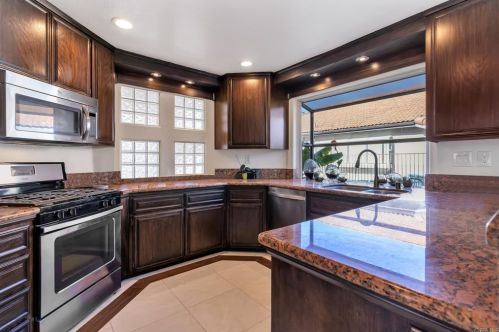 1616 Avenida Guillermo, Oceanside, CA 92056-6576