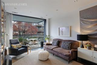 180 Woodpoint Rd, Brooklyn, NY 11211-1511