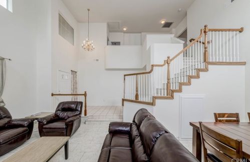 318 Napa Ct, Fullerton, CA 92833-3262