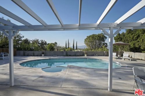 3351 Wrightwood Dr, North Hollywood CA  91604-3939 exterior