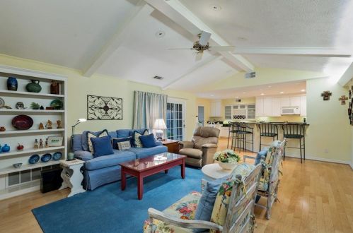 4748 Forest Bend Rd, Dallas TX  75244-6507 exterior