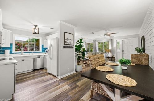 516 101st Ave, Naples, FL 34108-3201